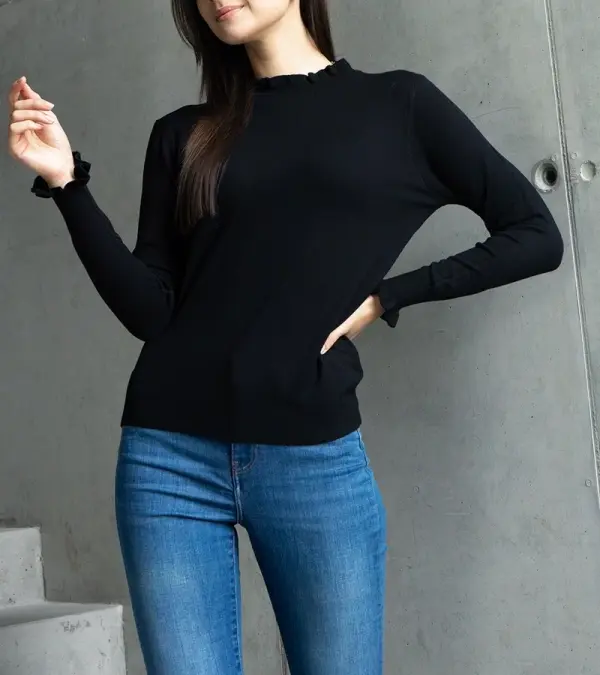 Gemre Gemre Black soft sweater decorated with a frill Luel