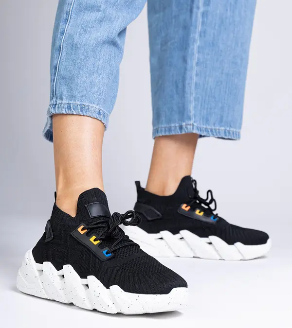 Gemre Gemre Black sporty sneakers on a chunky sole Sally