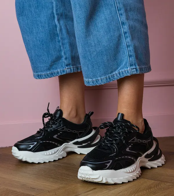 Gemre Gemre Black sporty sneakers with thick soles Lirana