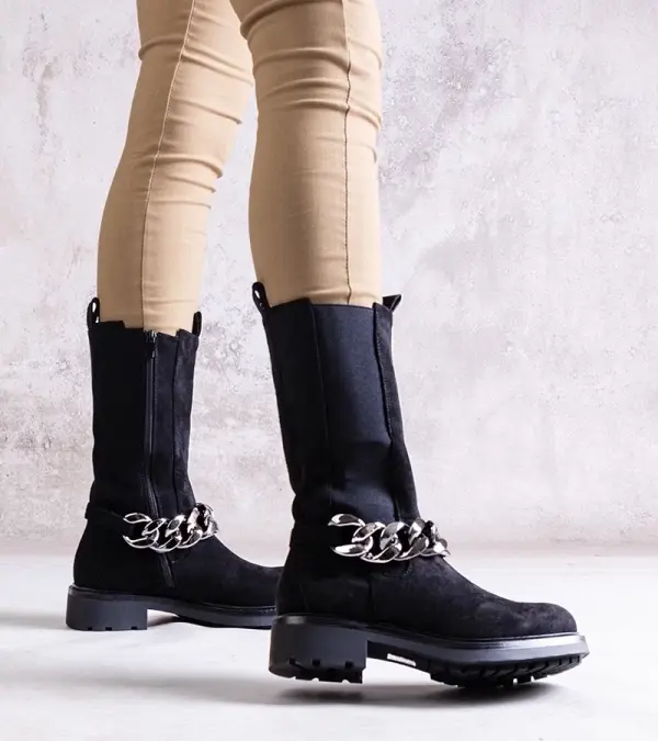 Gemre Gemre Black women's ankle boots embellished with a chain Yasarna