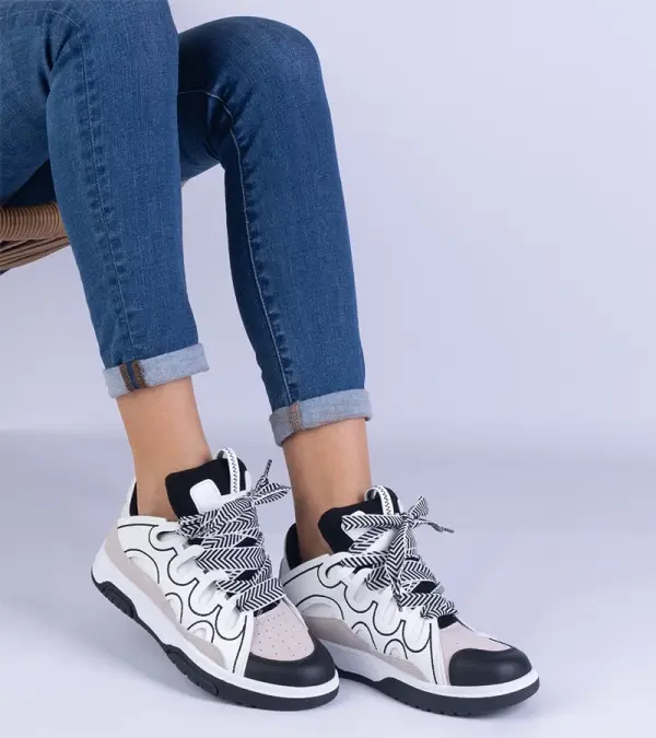 Gemre Gemre Black women's sneakers with decorative lacing Grejs