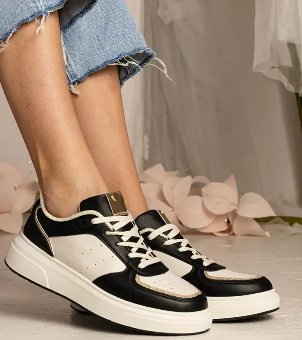 Gemre Gemre Black women's sneakers with glitter detail Zorra