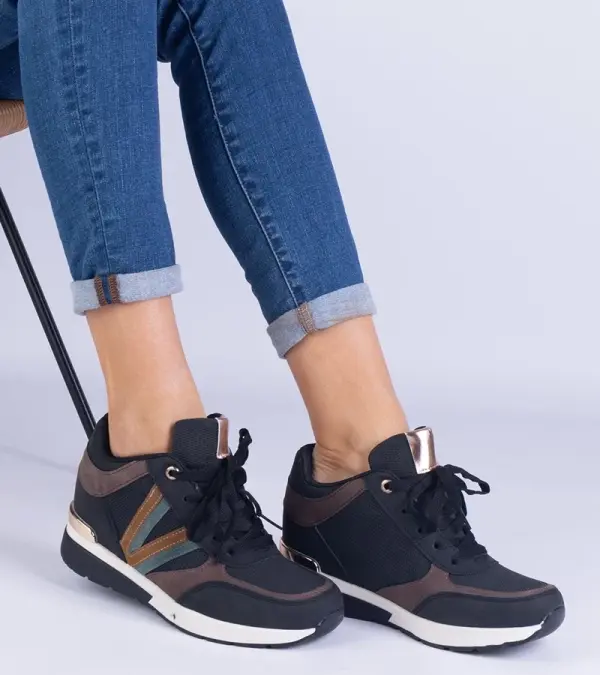 Gemre Gemre Black women's sneakers with hidden wedge Ninella