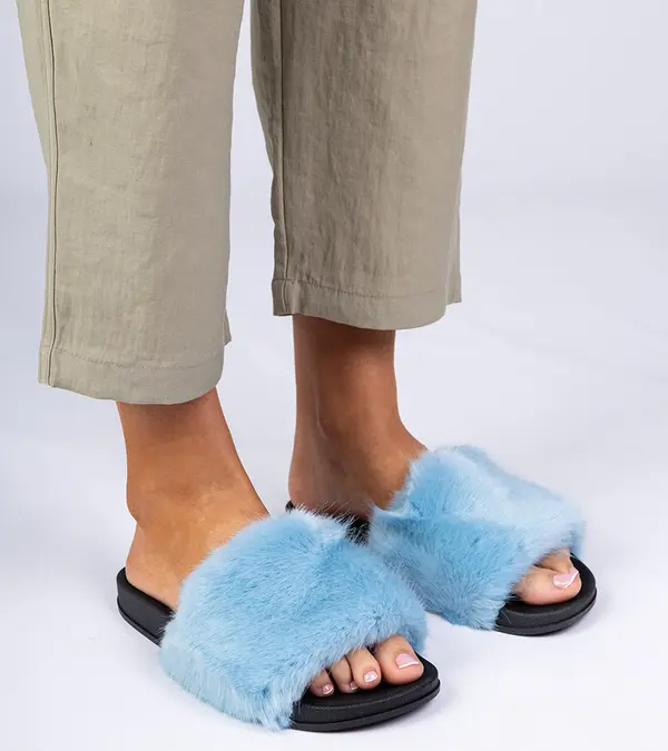 Gemre Gemre Blue flip-flops with fur Manny
