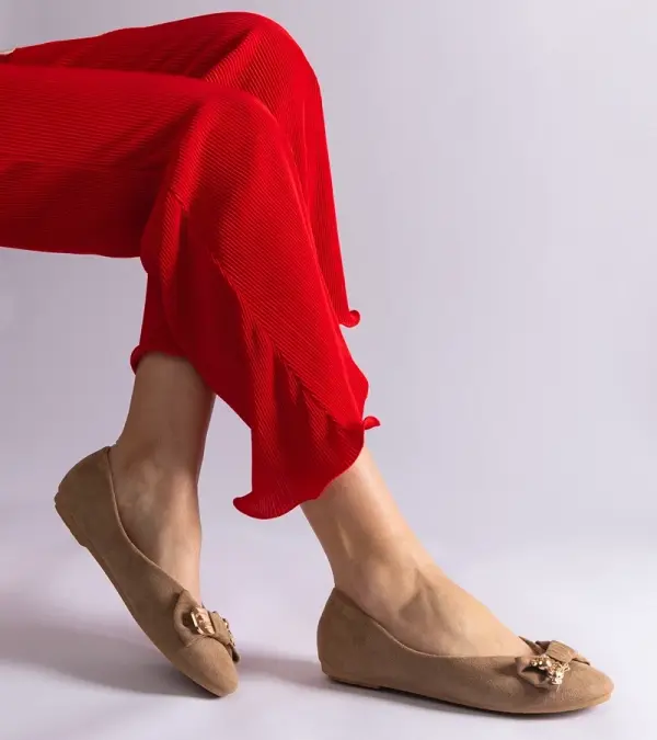 Gemre Gemre Brown ballet flats adorned with a bow and brooch Esdras