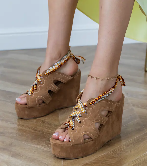 Gemre Gemre Brown wedge sandals with decorative lacing Lakota