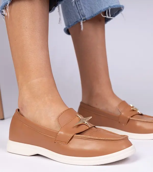 Gemre Gemre Brown women's loafers with a gold ornament Senna