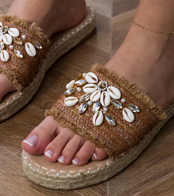Gemre Gemre Brown woven espadrille slides with walrus shells