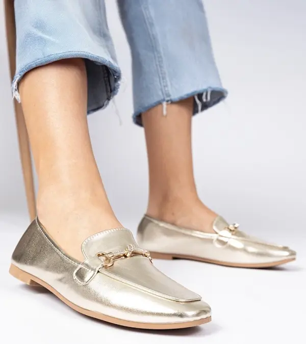 Gemre Gemre Golden elegant loafers with a golden ornament and rhinestones Kalisa