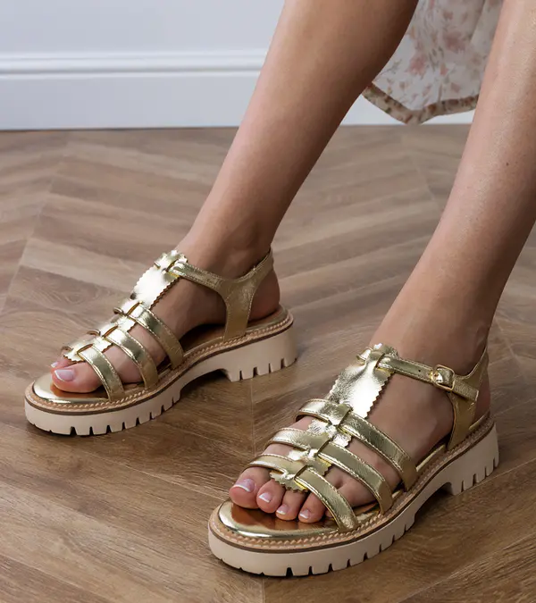 Gemre Gemre Golden gladiator sandals with buckle Dunara