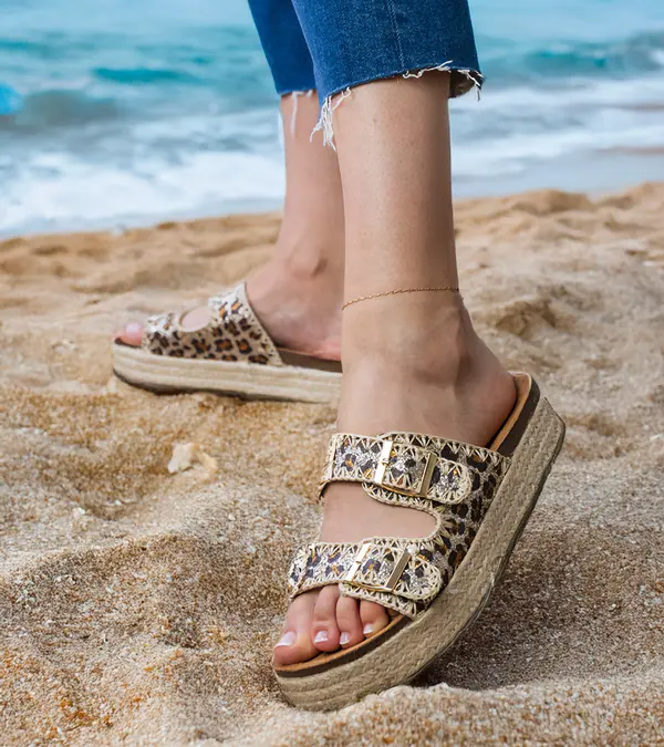 Gemre Gemre Leopard print glitter espadrille slides with buckles Induri