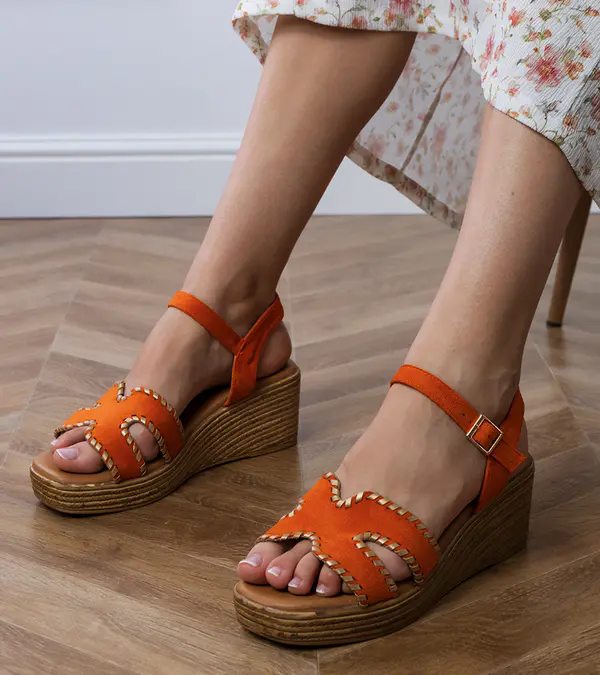 Gemre Gemre Orange sandals with embroidery on the edges Lurisa
