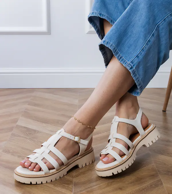 Gemre Gemre White gladiator sandals with buckle Dunara