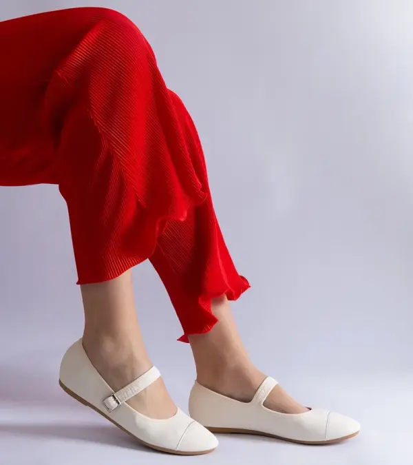 Gemre Gemre White matte finish ballet flats Longhola