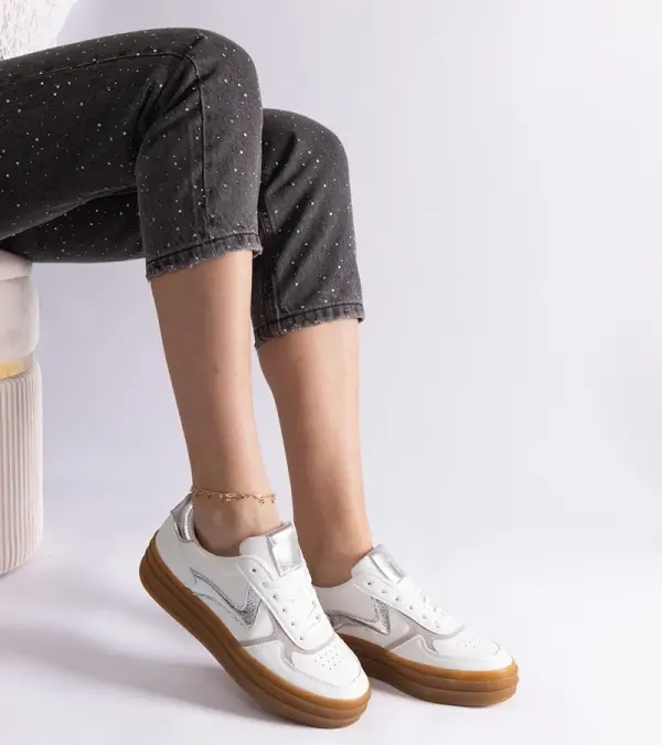 Gemre Gemre White-silver sneakers on a rubber sole Quica