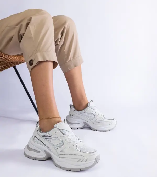 D/CEO Gemre White sneakers on a chunky sole Adoma