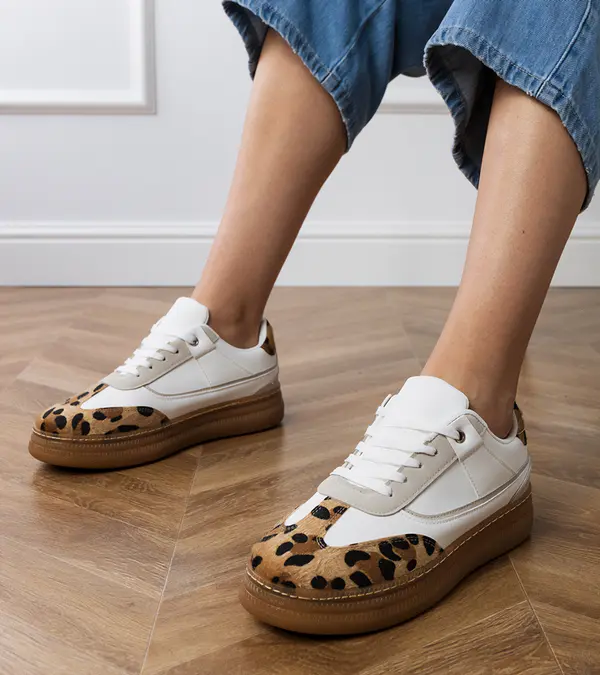 Gemre Gemre White sneakers with leopard print detail Meril