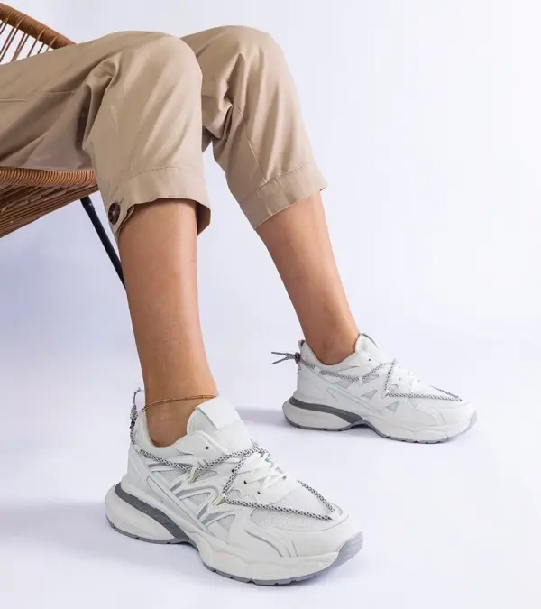 Gemre Gemre White women's sneakers with chunky sole Colunga