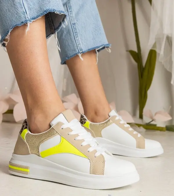 Gemre Gemre White women's sneakers with glitter and leopard accents Wellos