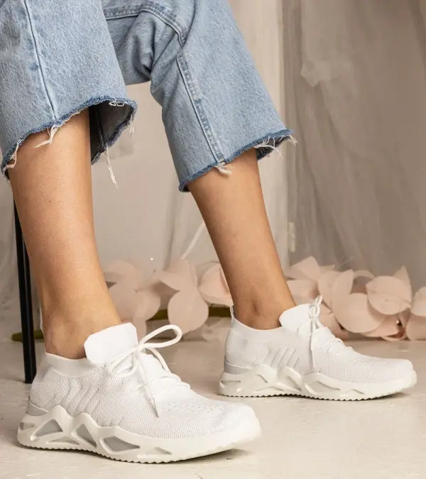 Gemre Gemre White women's sneakers with sock-like upper Miyana