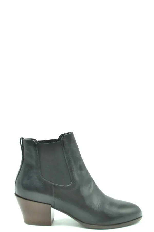 Hogan Gležnarji s peto Hogan