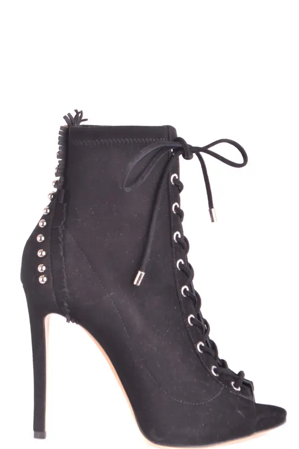 Ninalilou Gležnarji s peto Ninalilou