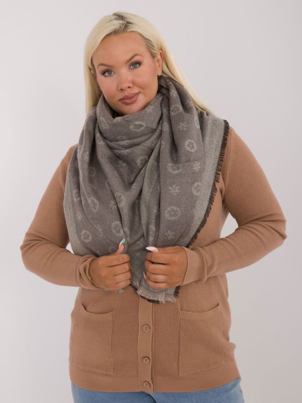 Fashionhunters Gray-beige large women's knitted scarf with pattern