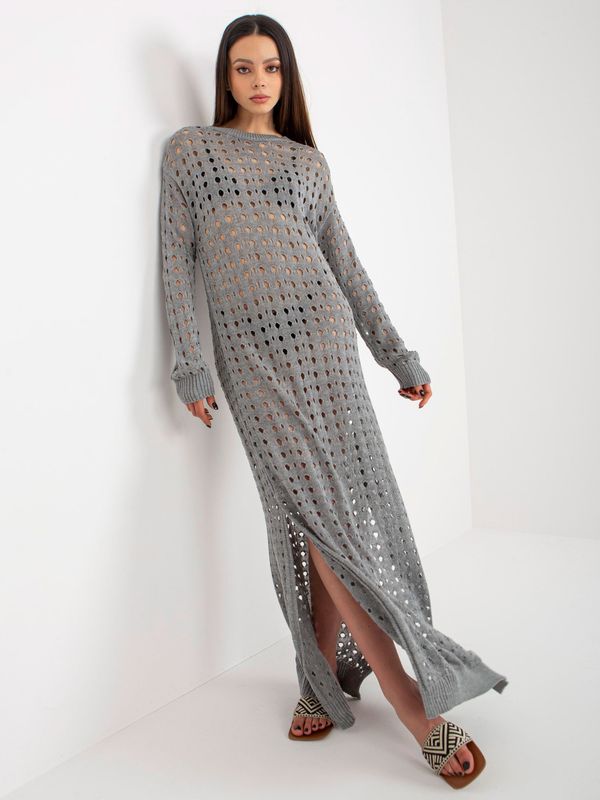 Fashionhunters Gray knitted dress with long sleeves