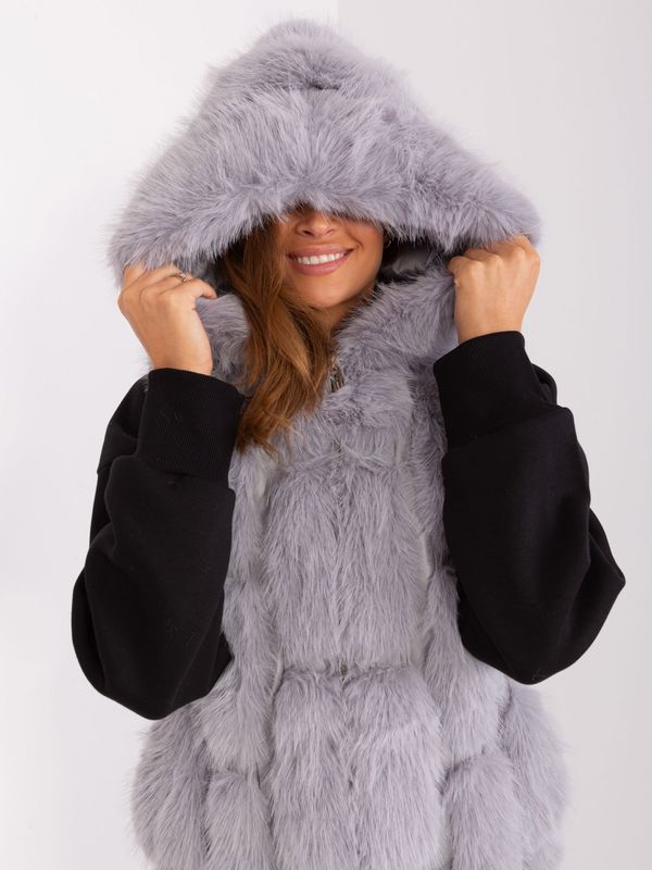 Fashionhunters Gray zippered vest made of eco-fur