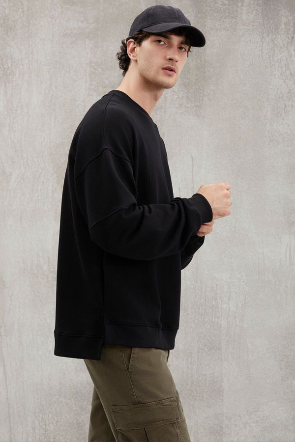 GRIMELANGE GRIMELANGE Allen Men's Piece, Long Slit on the Back, Pole-Free, Round Collar, Black Sweatshirt