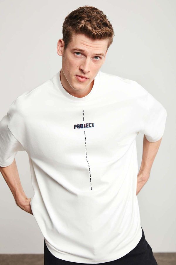 GRIMELANGE GRIMELANGE Project Men's Print Detail Oversize 100% Organic Cotton Knitted Crew Neck White T-shir