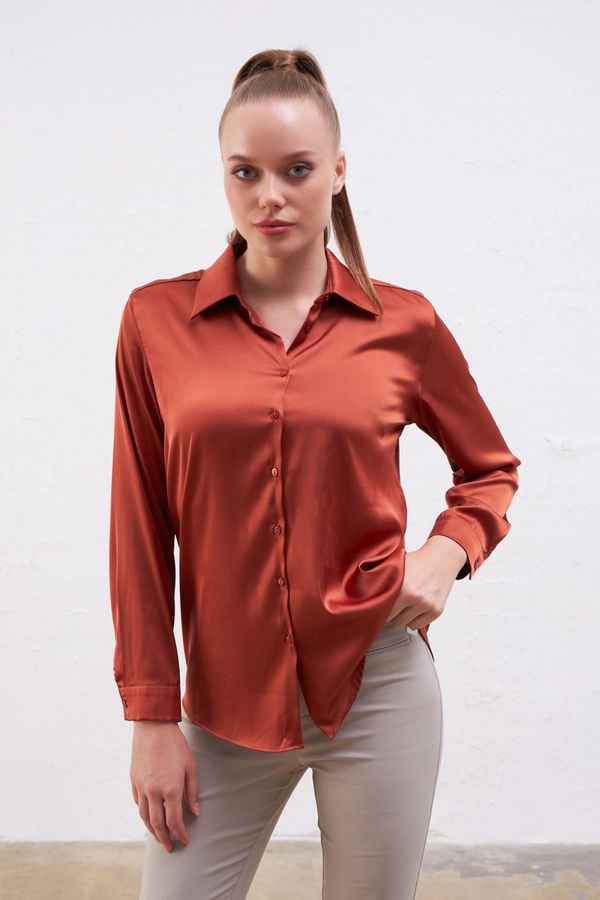 Gusto Gusto Satin Shirt - Brown