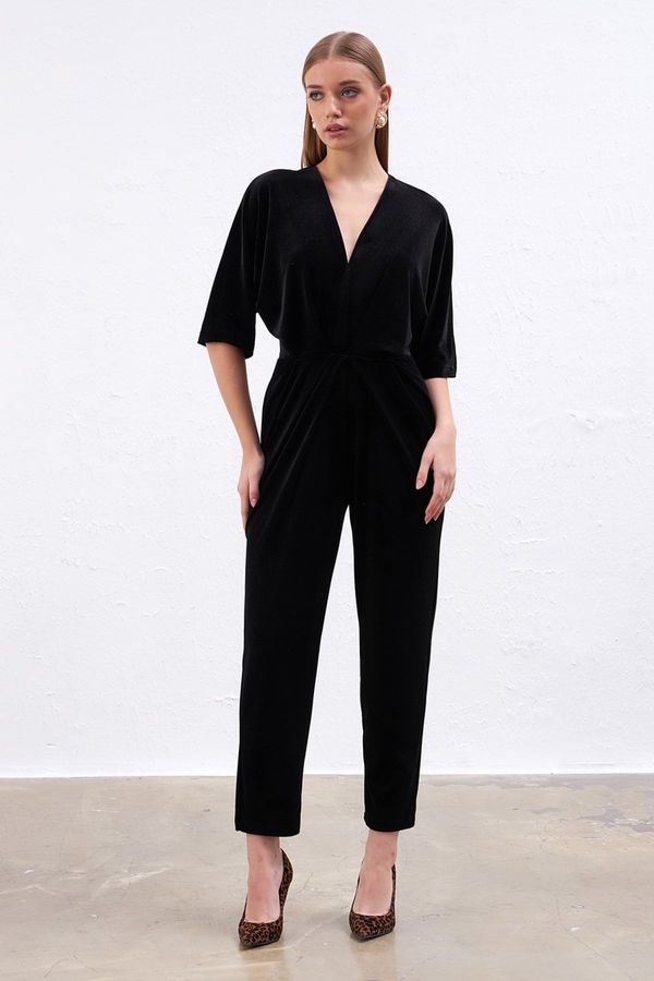 Gusto Gusto Velvet Jumpsuit - Black