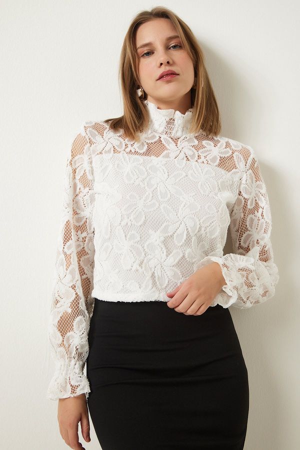 Happiness İstanbul Happiness İstanbul White High Neck Lace Elegant Blouse