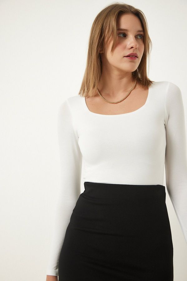 Happiness İstanbul Happiness İstanbul White Square Neck Viscose Knitted Blouse