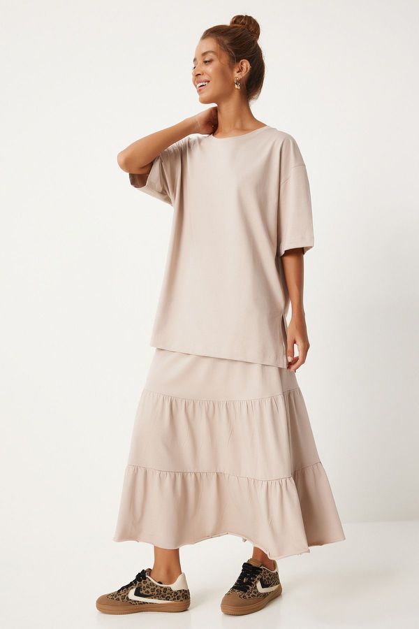 Happiness İstanbul Happiness İstanbul Women's Beige Oversize T-Shirt Flounce Knitted Skirt Set