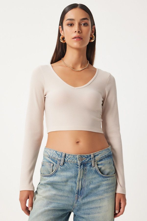 Happiness İstanbul Happiness İstanbul Women's Beige V-Neck Crop Blouse