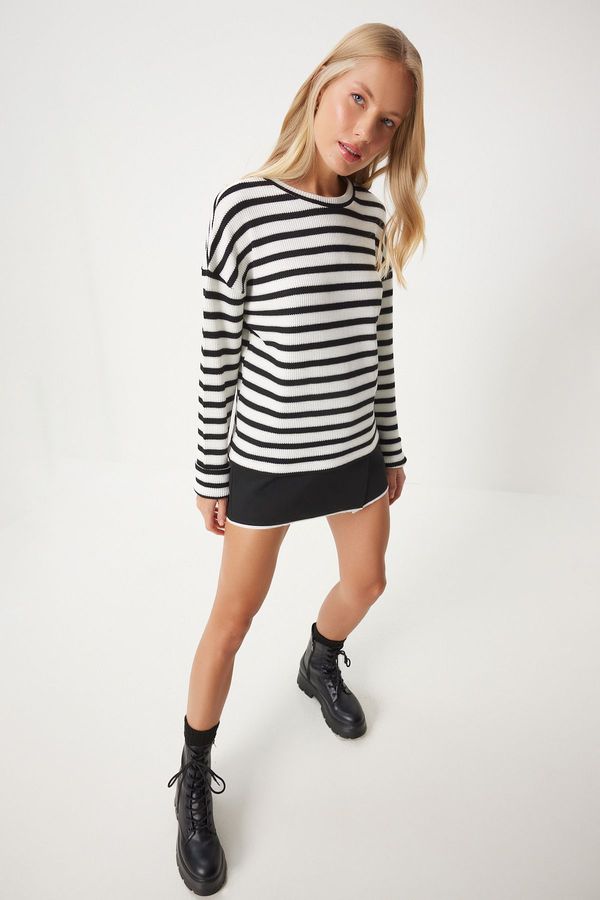 Happiness İstanbul Happiness İstanbul Women's Black Ecru Striped Seasonal Knitwear Sweater