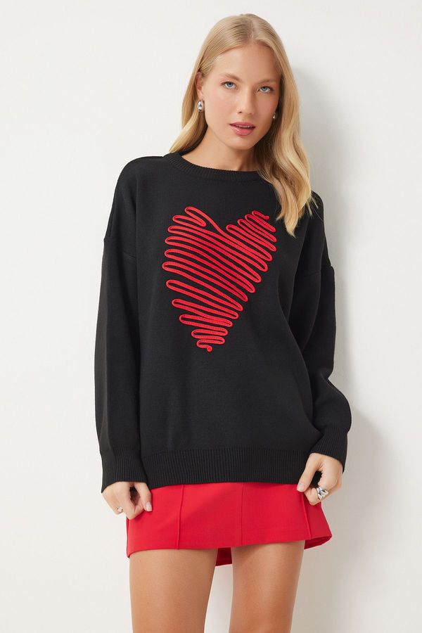 Happiness İstanbul Happiness İstanbul Women's Black Heart Embroidered Oversize Knitwear Sweater