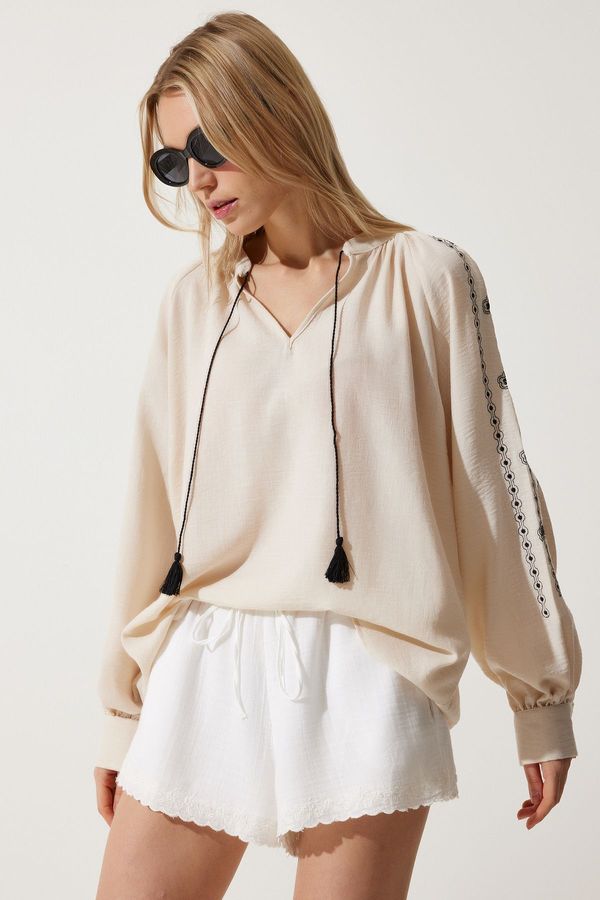 Happiness İstanbul Happiness İstanbul Women's Cream Embroidered Oversize Linen Blouse