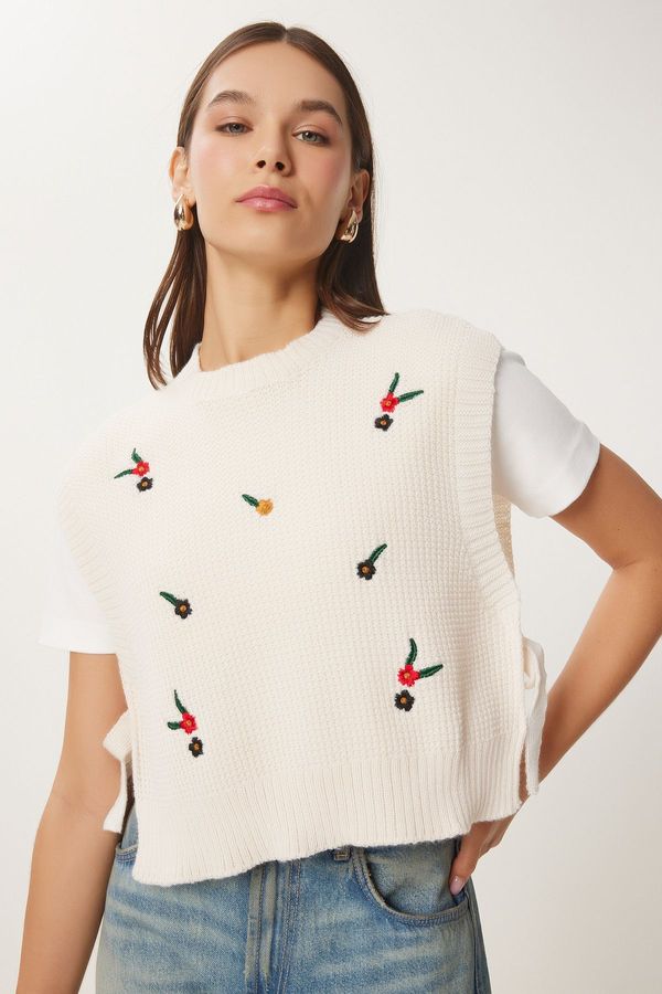Happiness İstanbul Happiness İstanbul Women's Cream Floral Embroidered Tied Crop Knit Sweater