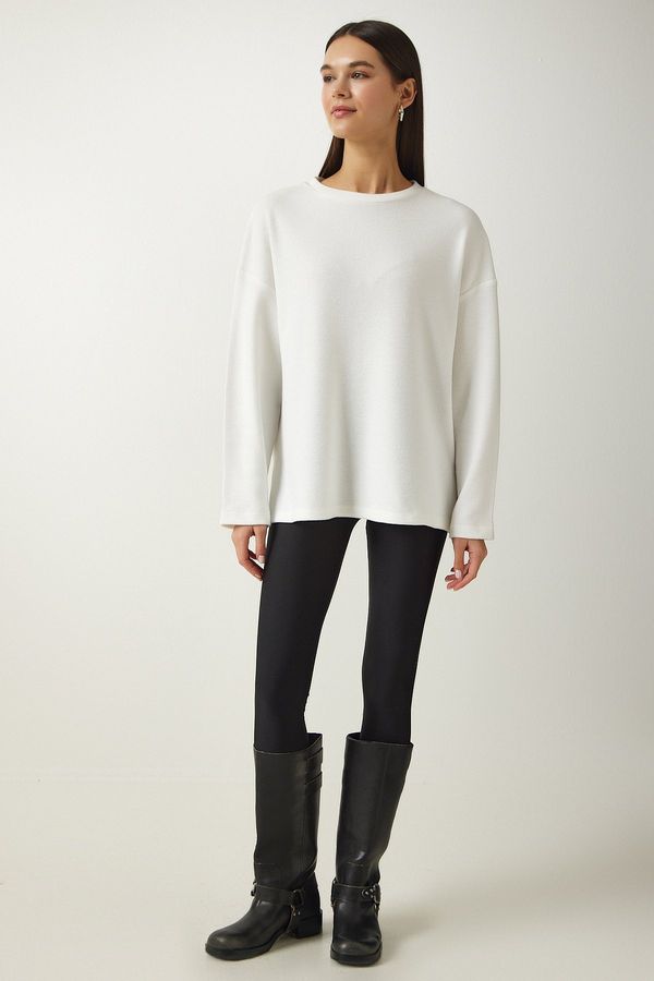 Happiness İstanbul Happiness İstanbul Women's Ecru Crew Neck Soft Textured Knitted Blouse