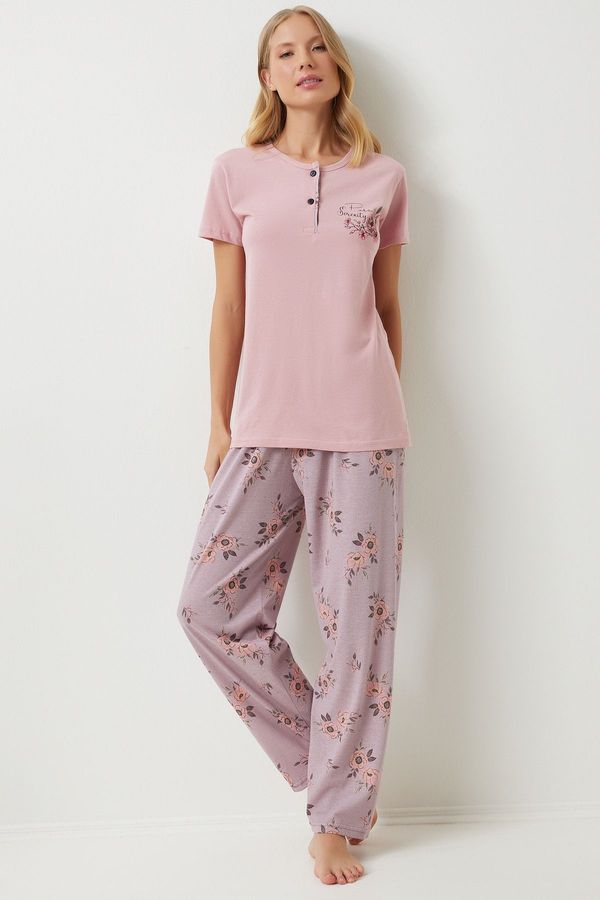 Happiness İstanbul Happiness İstanbul Women's Pink Buttoned T-Shirt Floral Pants Knitted Pajama Set