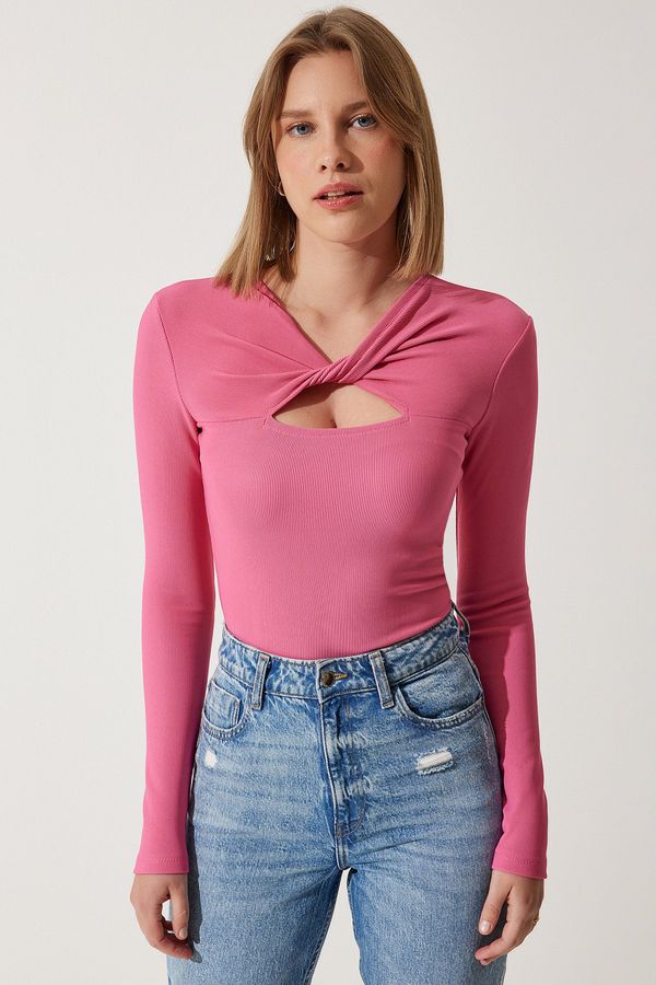 Happiness İstanbul Happiness İstanbul Women's Pink Cut Out Detailed Ribbed Knitted Blouse