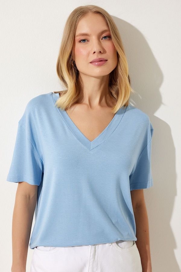 Happiness İstanbul Happiness İstanbul Women's Sky Blue V-Neck Basic Viscose Knitted T-Shirt