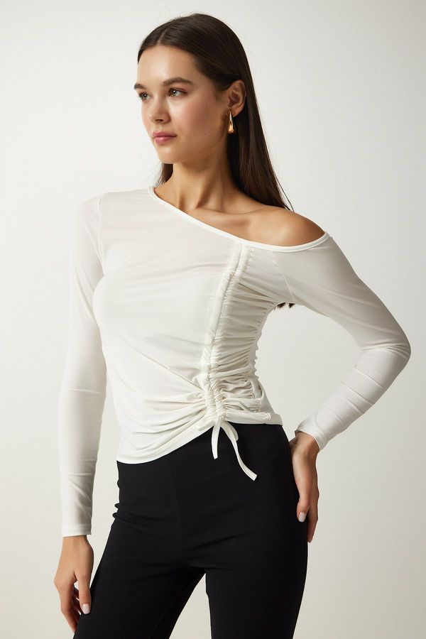 Happiness İstanbul Happiness İstanbul Women's White Gather Detailed Knitted Blouse
