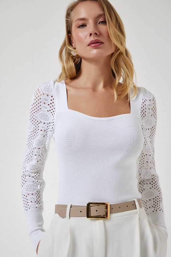 Happiness İstanbul Happiness İstanbul Women's White Heart Neck Openwork Knitwear Blouse