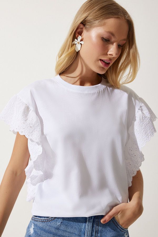 Happiness İstanbul Happiness İstanbul Women's White Scalloped Knitted Blouse