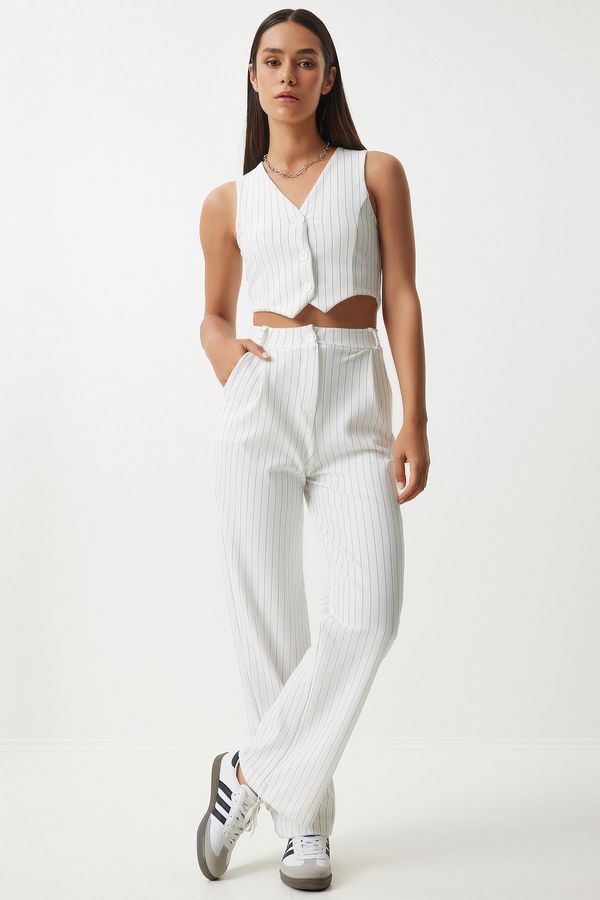 Happiness İstanbul Happiness İstanbul Women's White Thin Striped Knitted Vest Trousers Set