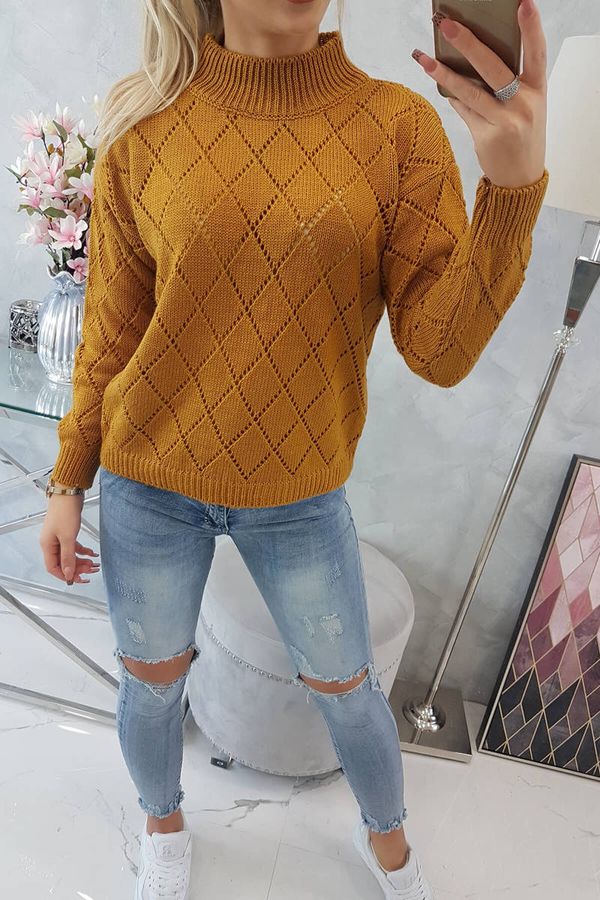 Kesi High-neckline sweater with diamond mustard pattern